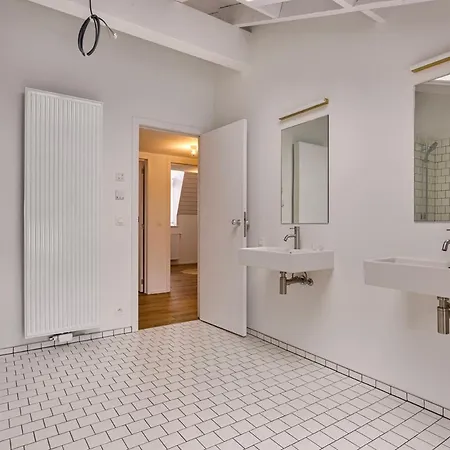 Loft Center - 1 Bedroom - Parking - By Finenest