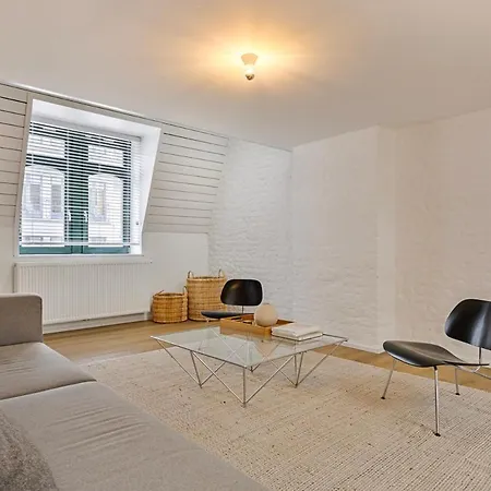 Loft Center - 1 Bedroom - Parking - By Finenest Apartment