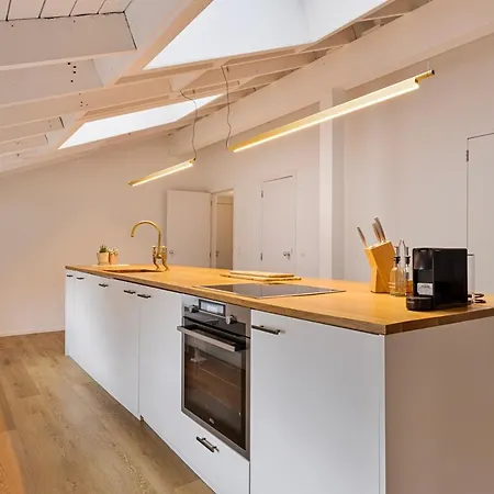Loft Center - 1 Bedroom - Parking - By Finenest דירה *