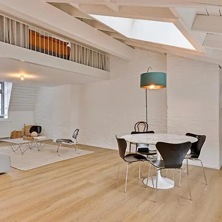 Loft Center - 1 Bedroom - Parking - By Finenest